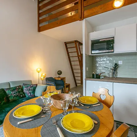 à Avec Balcon Sud/ouest, Proche Commodités, Navette Gratuite - Fr-1-694-289 Appartement